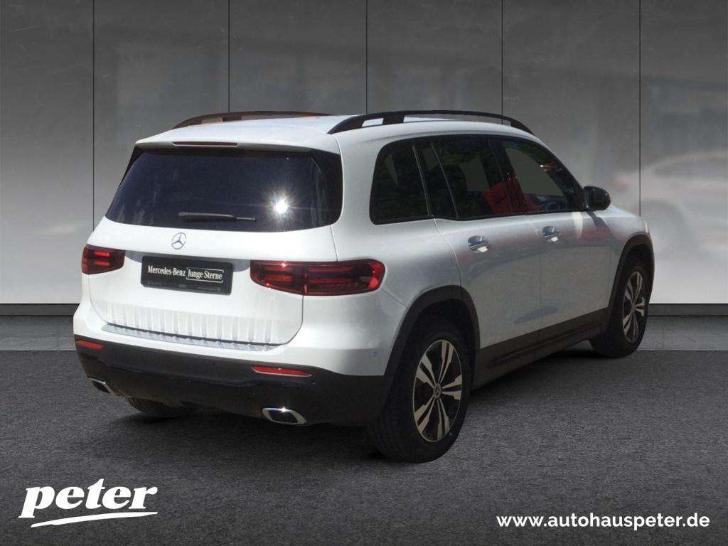 Mercedes-Benz GLB 220