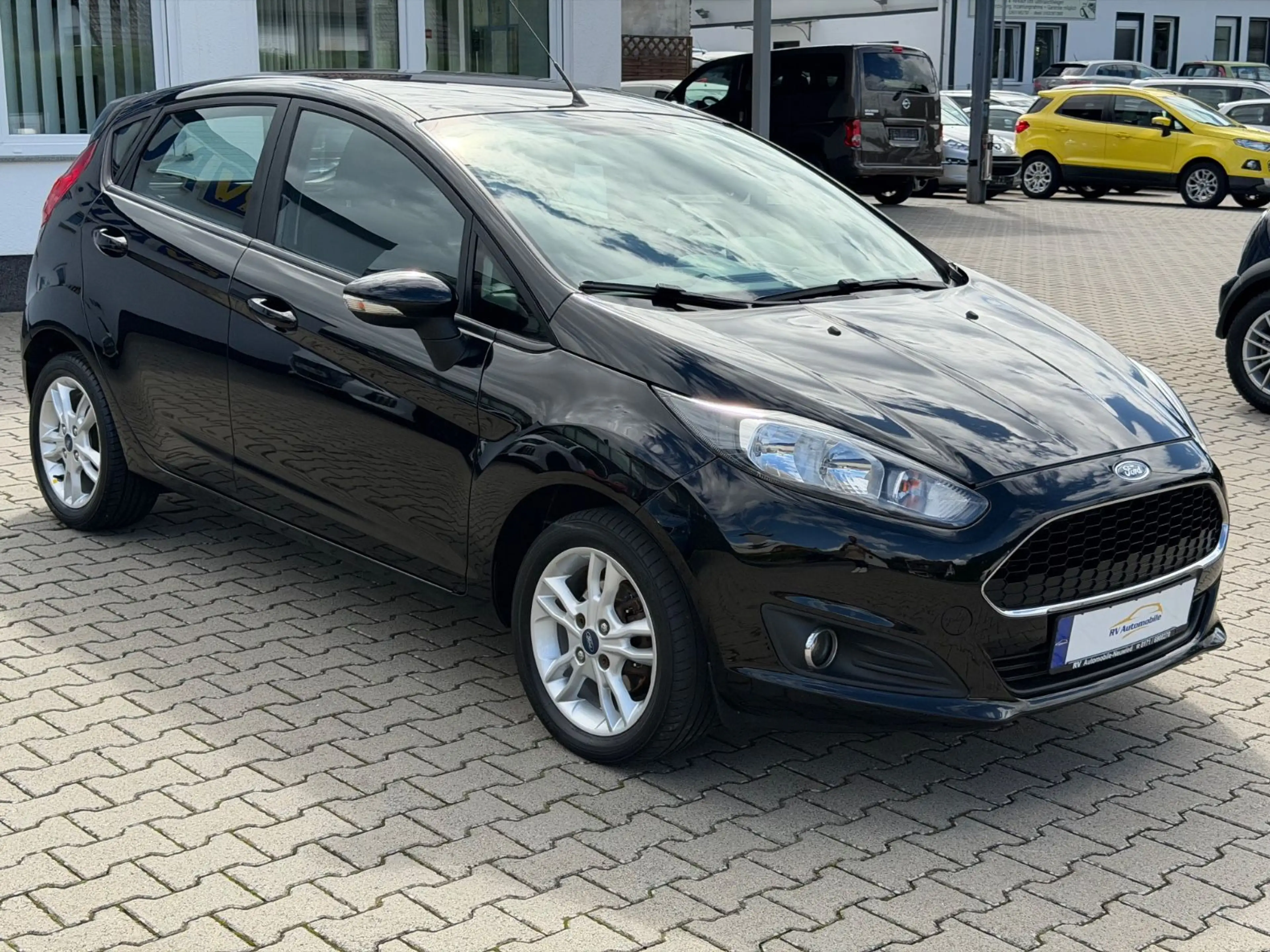 Ford Fiesta Trend — photo 9