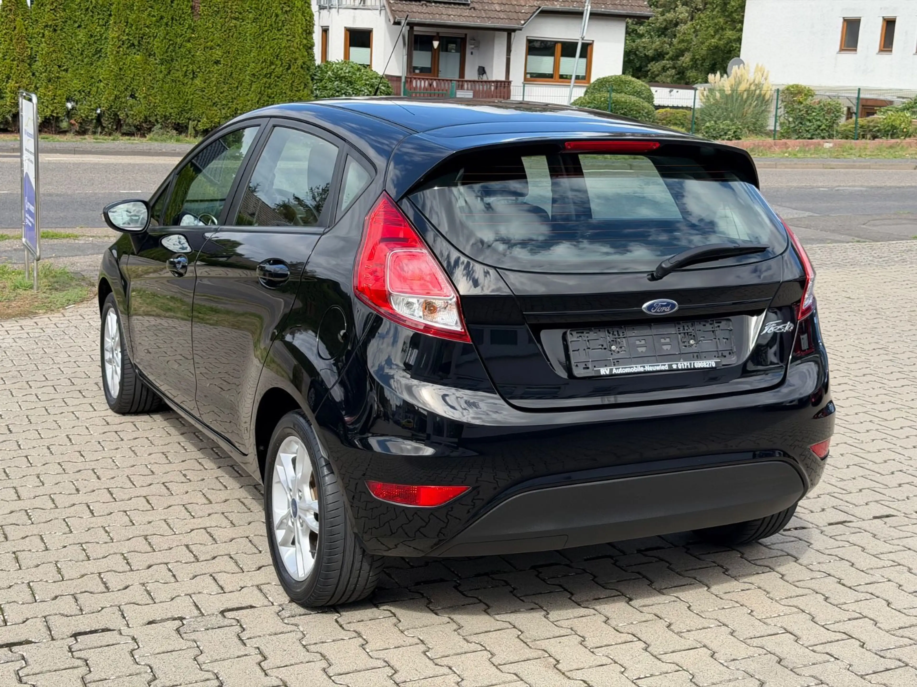 Ford Fiesta Trend — photo 12