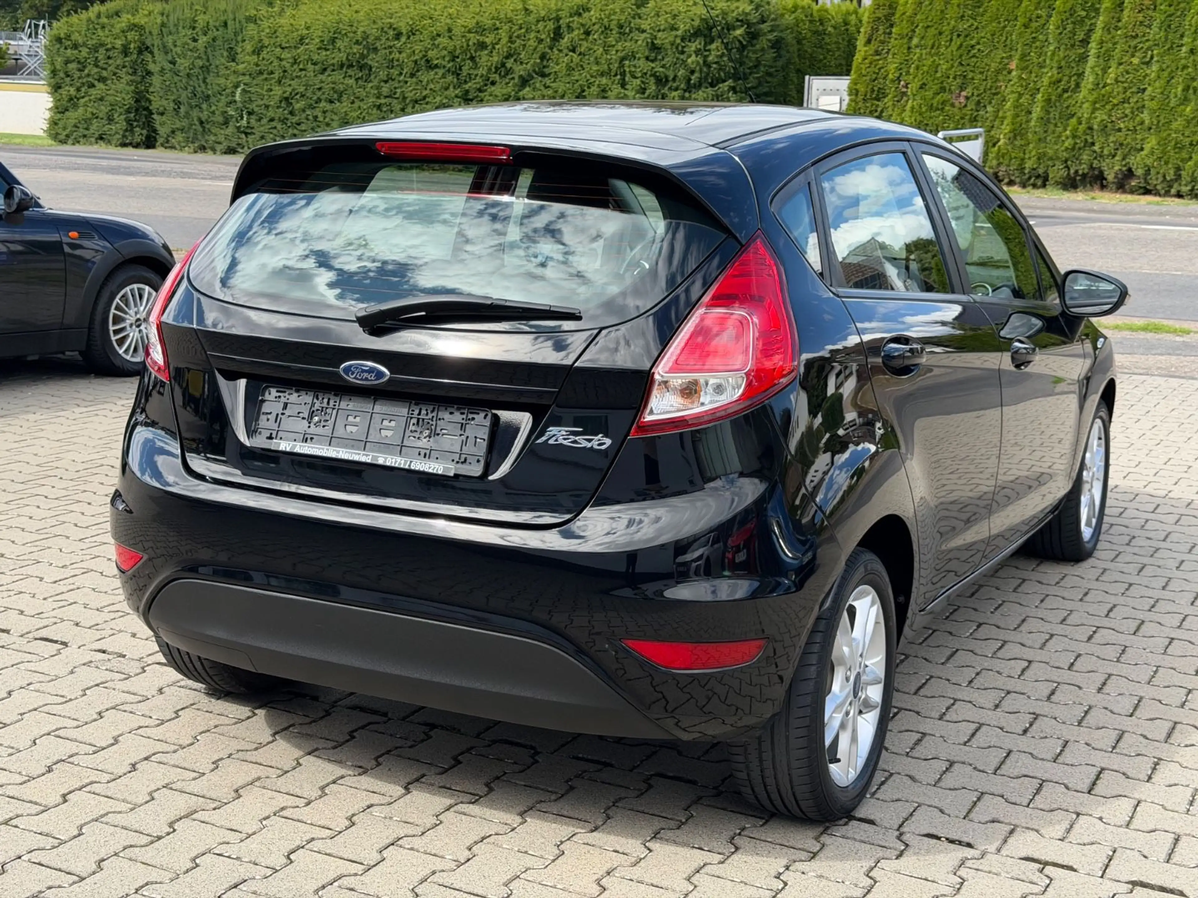 Ford Fiesta Trend — photo 15