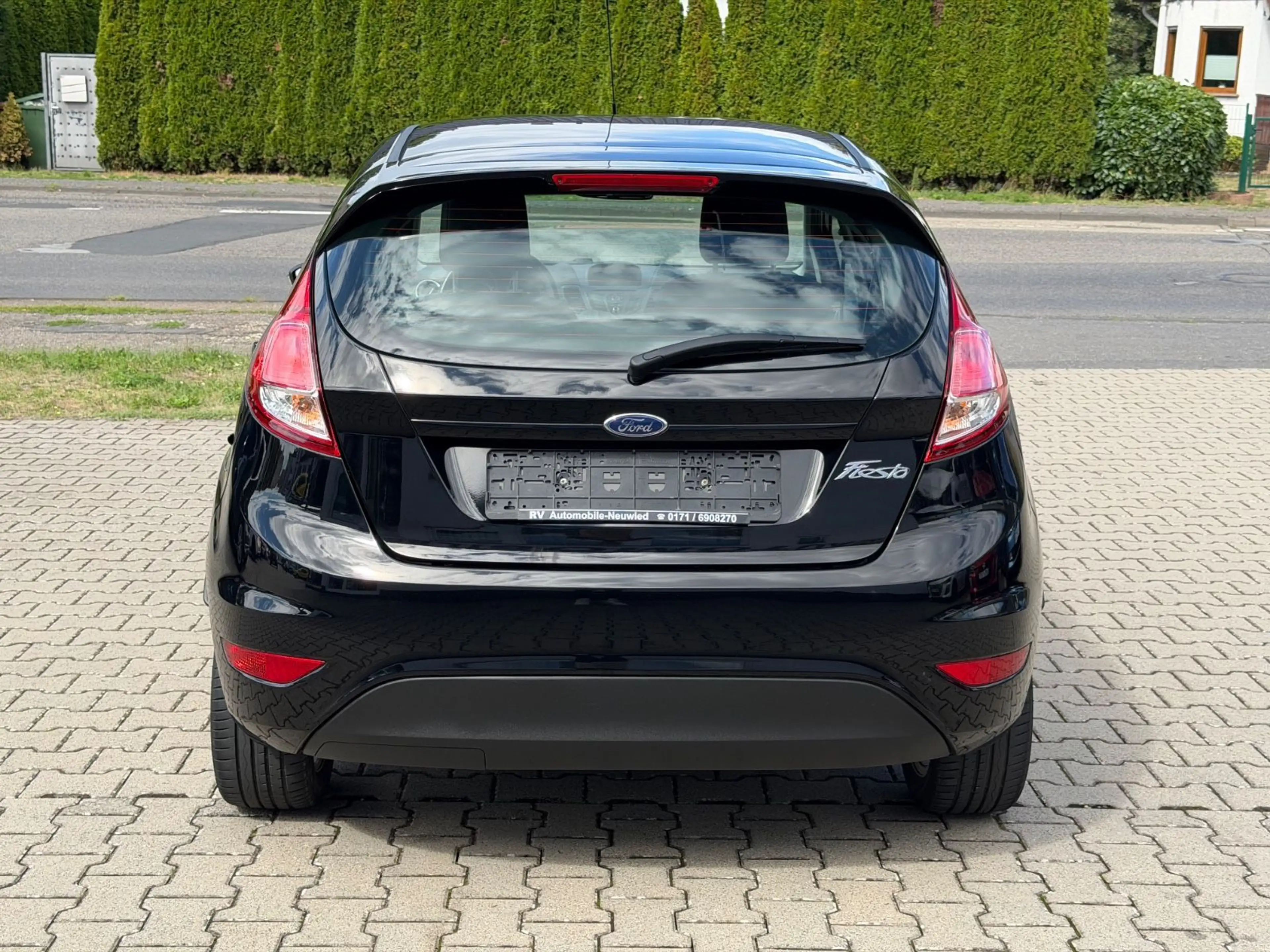 Ford Fiesta Trend — photo 11