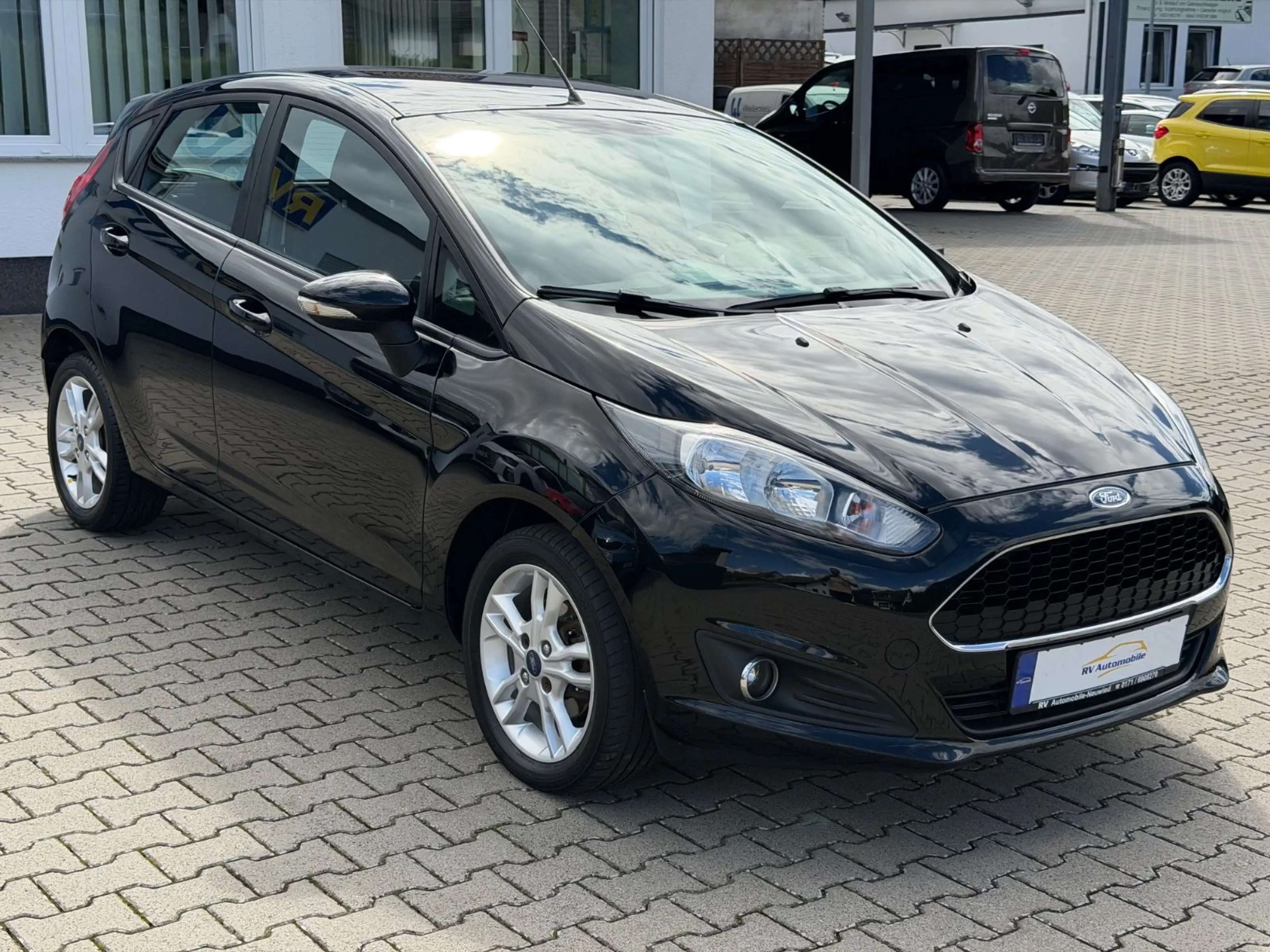 Ford Fiesta Trend — photo 10