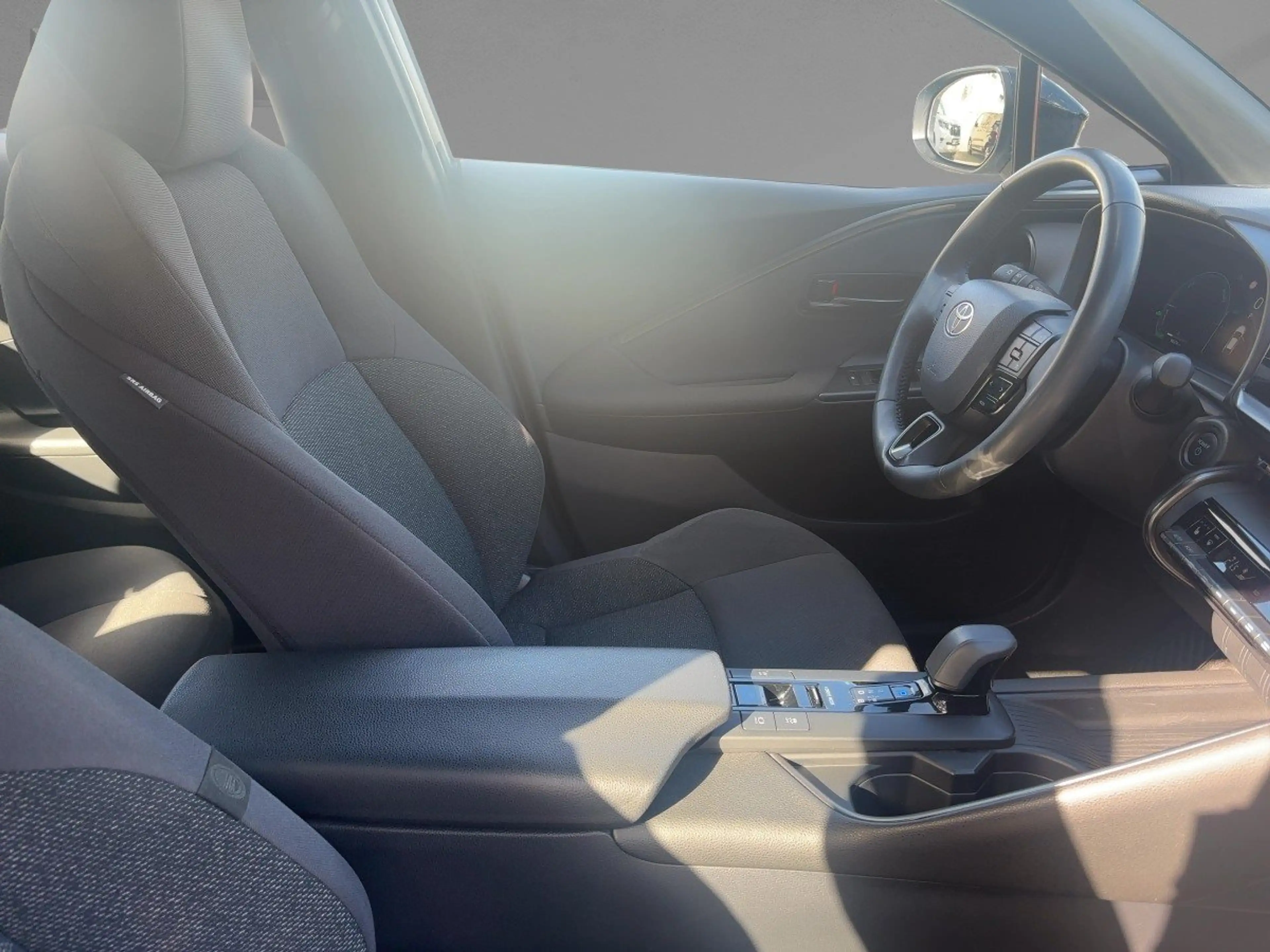 Toyota C-HR 1.8 FWD Business Edition Navigation AppleCar — photo 13