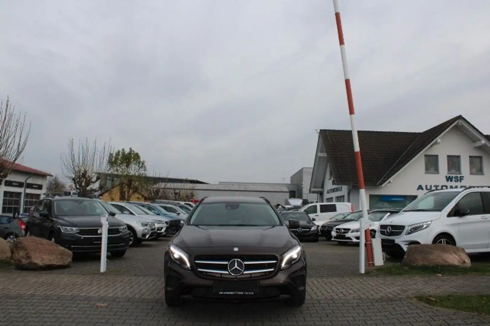 Mercedes-Benz GLA 220 CDI,Navigation,Xenon,SHZ,PDC,Night Braun - 2