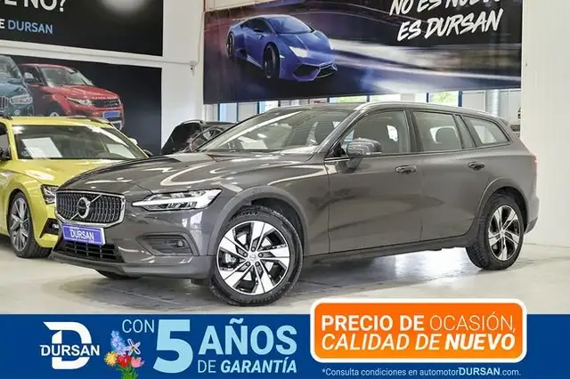 Volvo V60 2.0 B4 D AWD Cross Country Core Auto