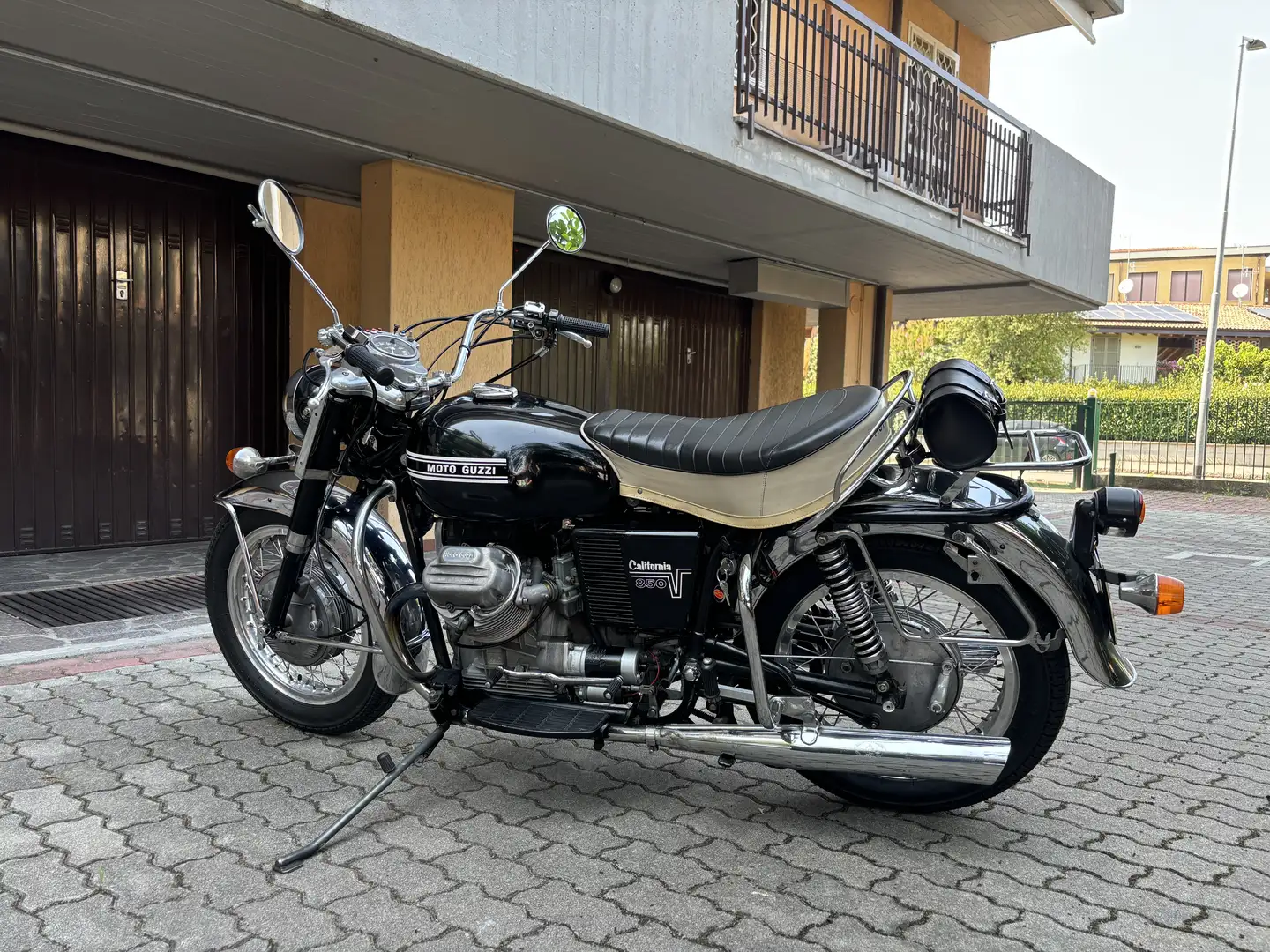Moto Guzzi California 850 Moto Guzzi V7 850 GT California Targa Oro FMI - 2
