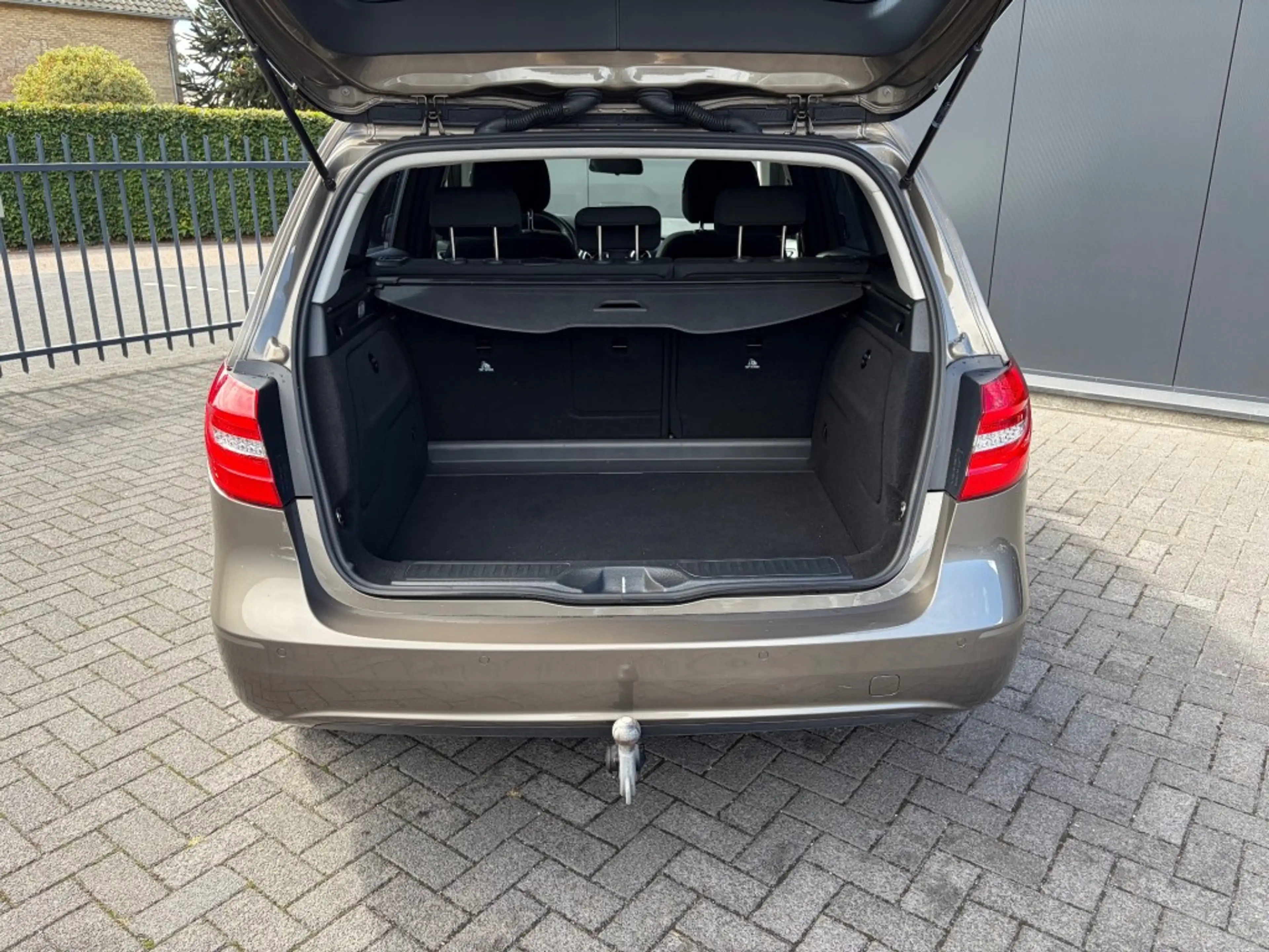 Mercedes-Benz B 180 B 180 Xenon Navi Cruise PTS Trekhaak — photo 9