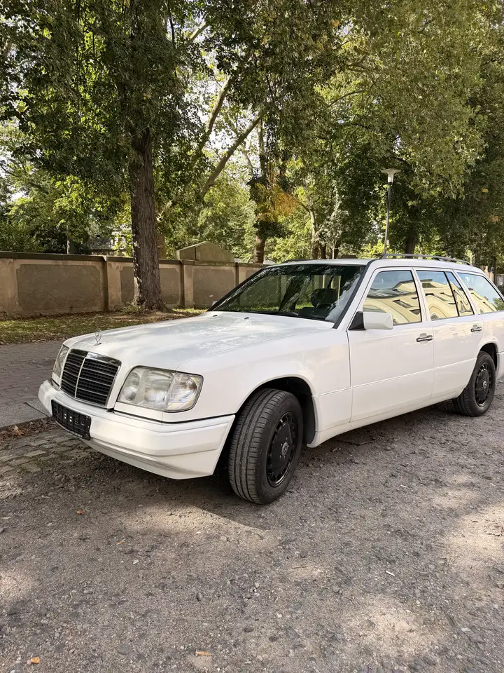 Mercedes-Benz T-Klasse E200, foto 4