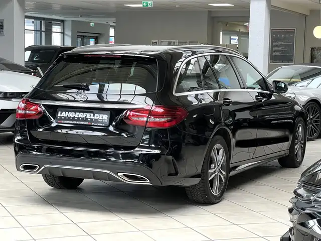 Mercedes-Benz C-Class view 3