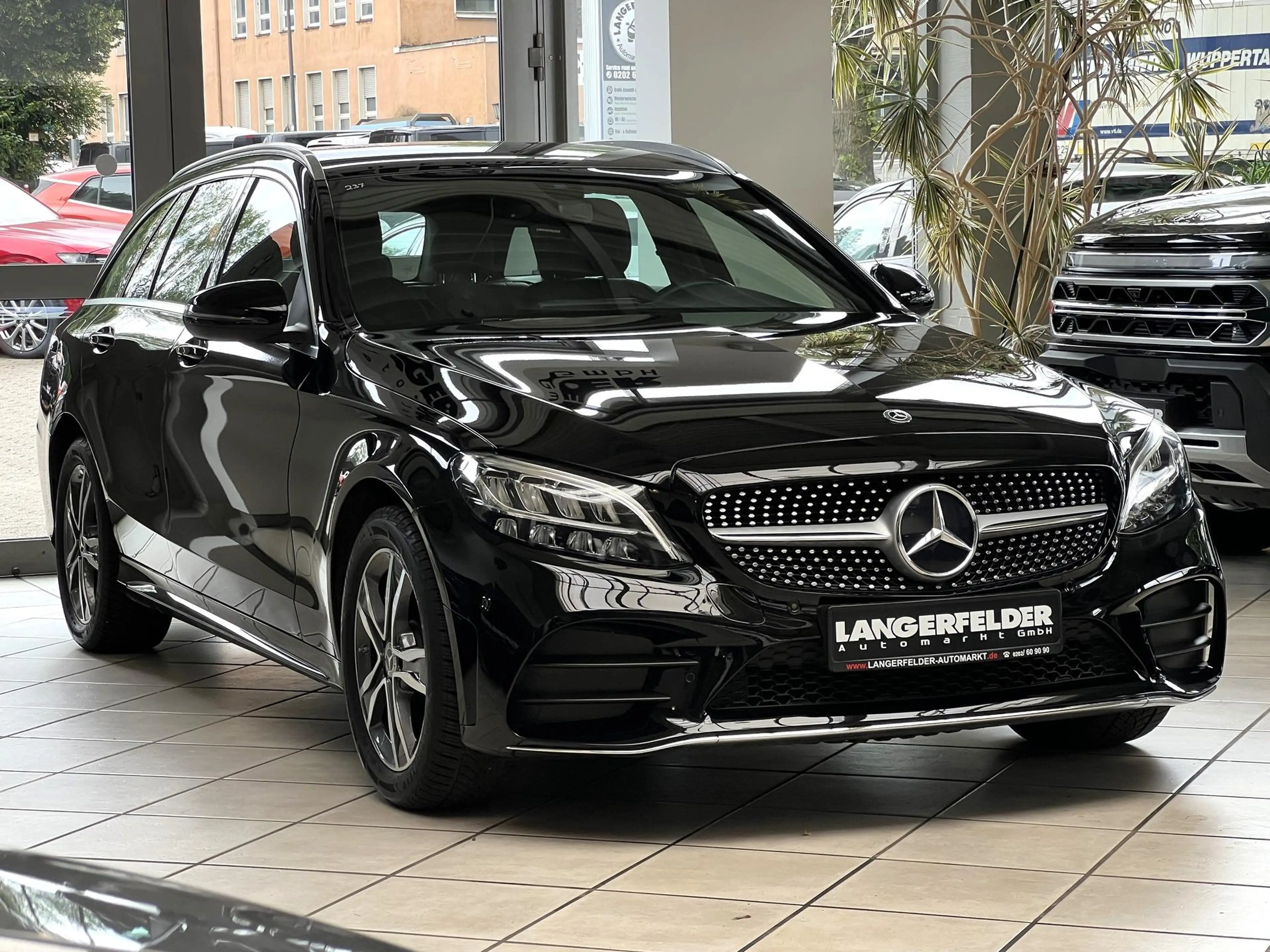Mercedes-Benz C 180 C180 T AMG Line MBUX*Kamera*BT*LEDER*El.SITZE*TW