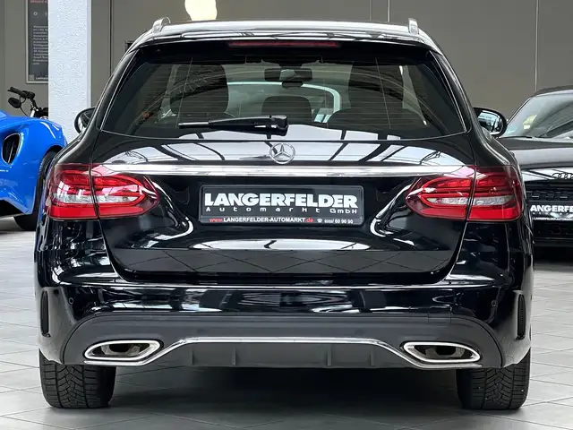 Mercedes-Benz C-Class view 4