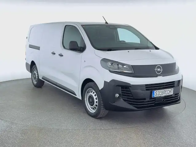 Opel Vivaro view 3