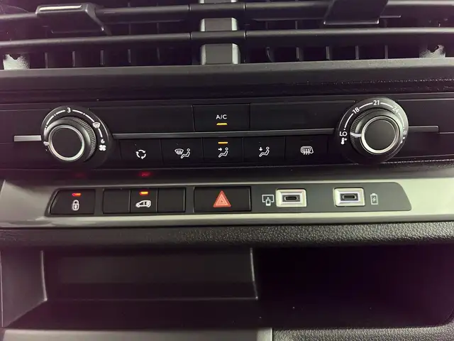 Opel Vivaro view 12