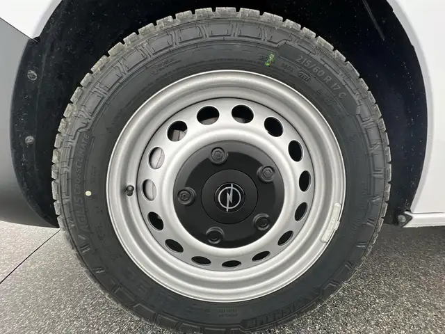 Opel Vivaro view 10