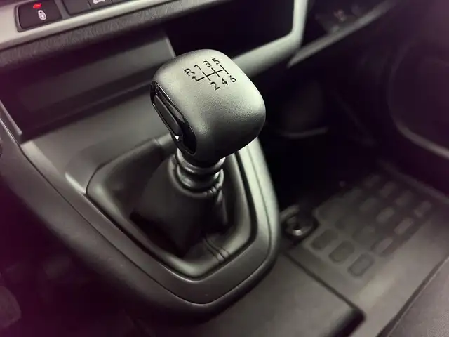 Opel Vivaro view 13