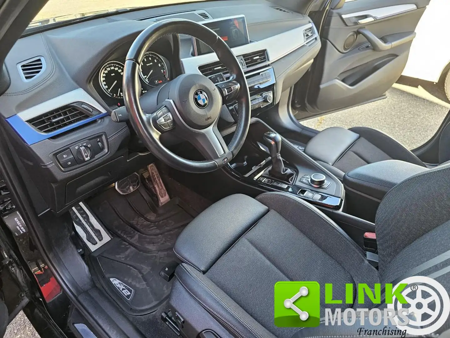 BMW X2 xDrive25e M sport, M tech black night Noir - 2