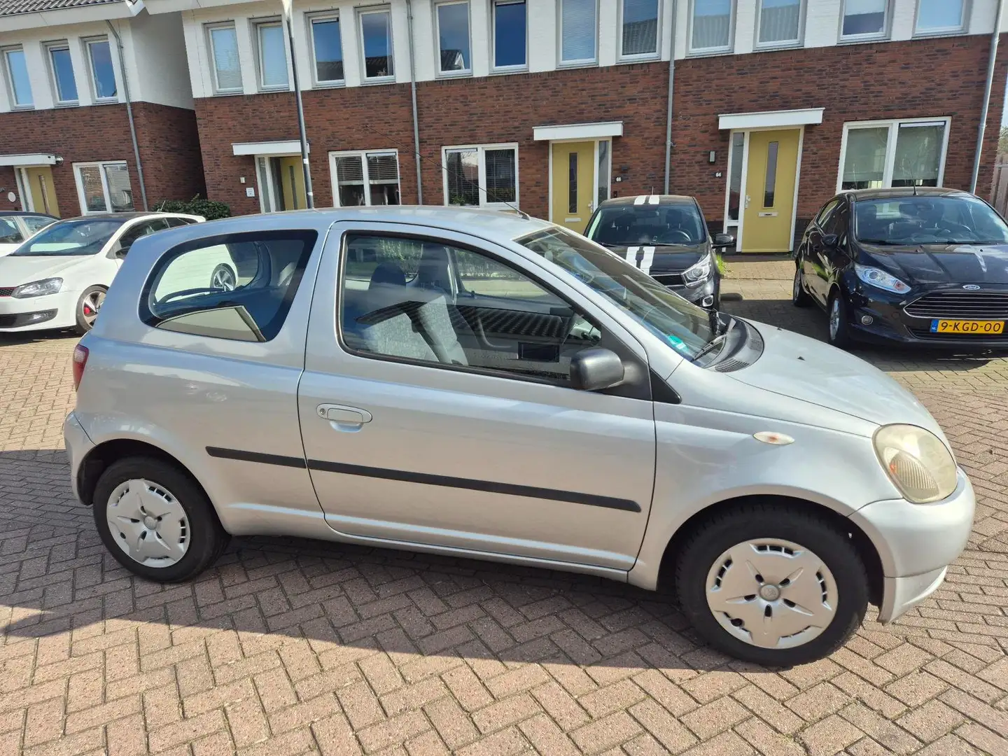 Toyota Yaris Yaris 1.0-16V VVT-i Luna Zilver - 2