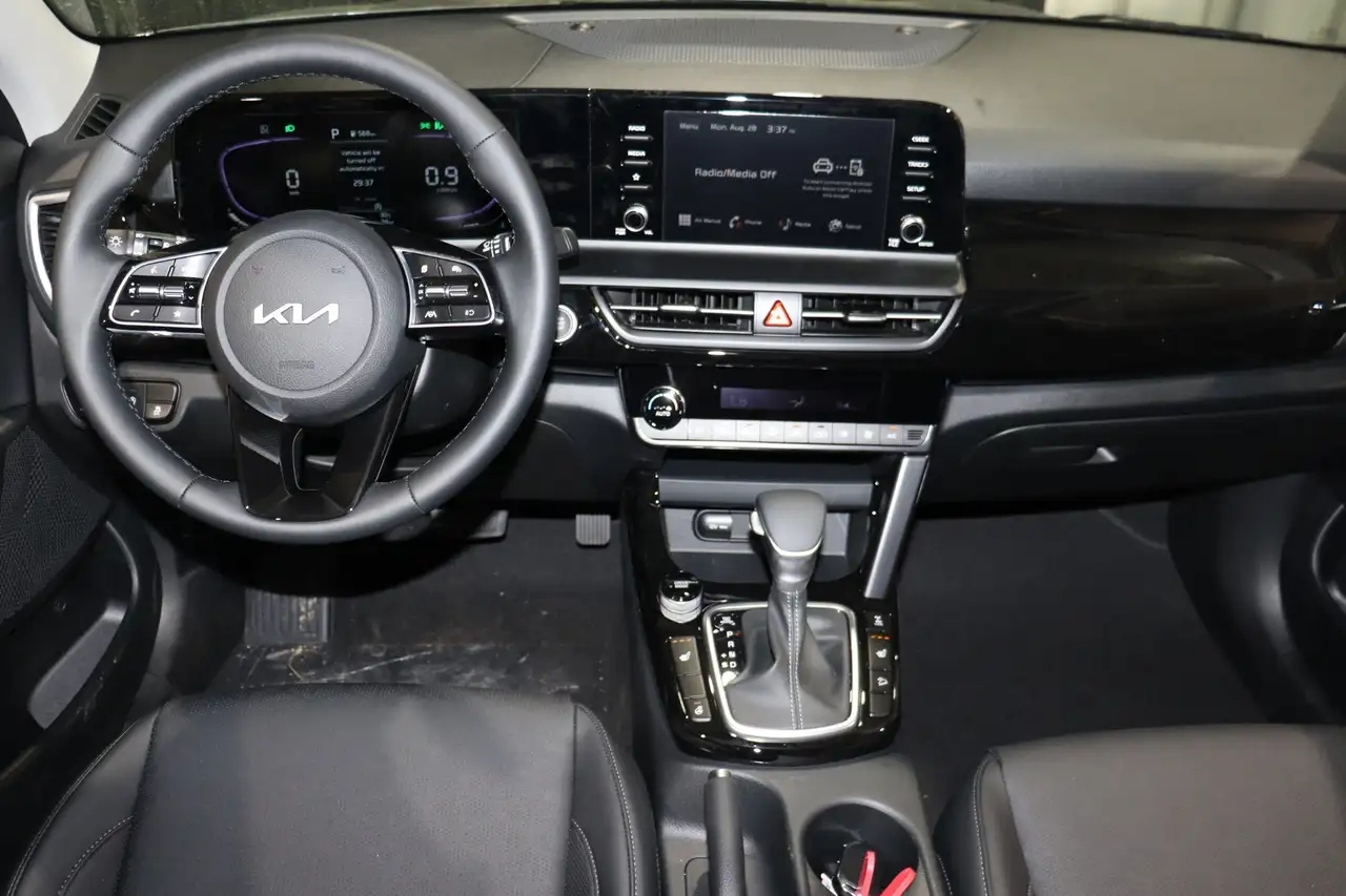 Kia Seltos снимка Kia Seltos