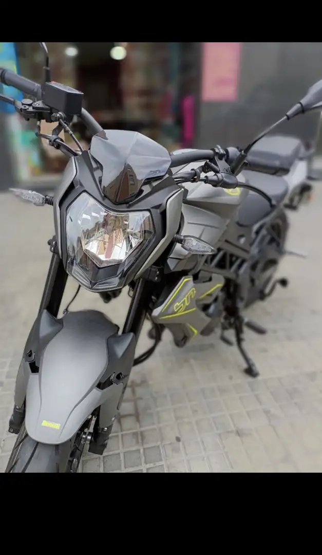 Benelli BN 125 Gris - 1