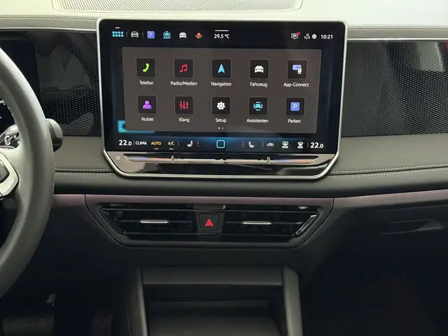 Volkswagen Tiguan view 11