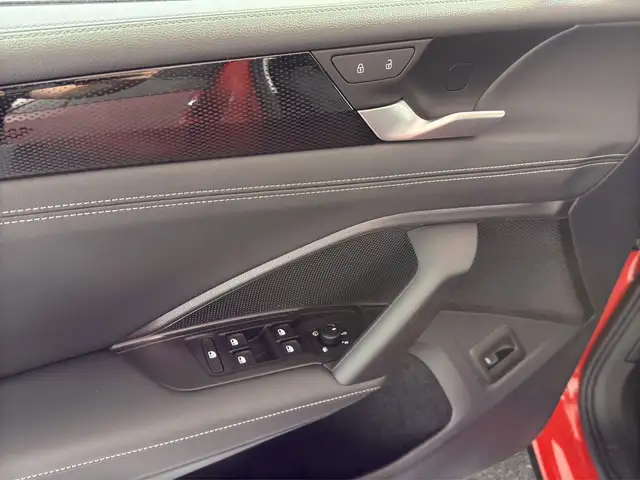 Volkswagen Tiguan view 14
