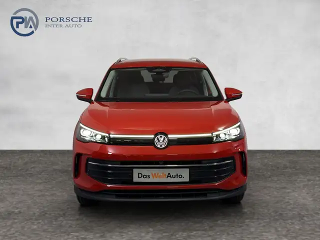 Volkswagen Tiguan view 2