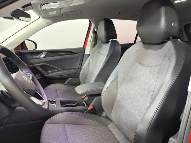 Volkswagen Tiguan view 13