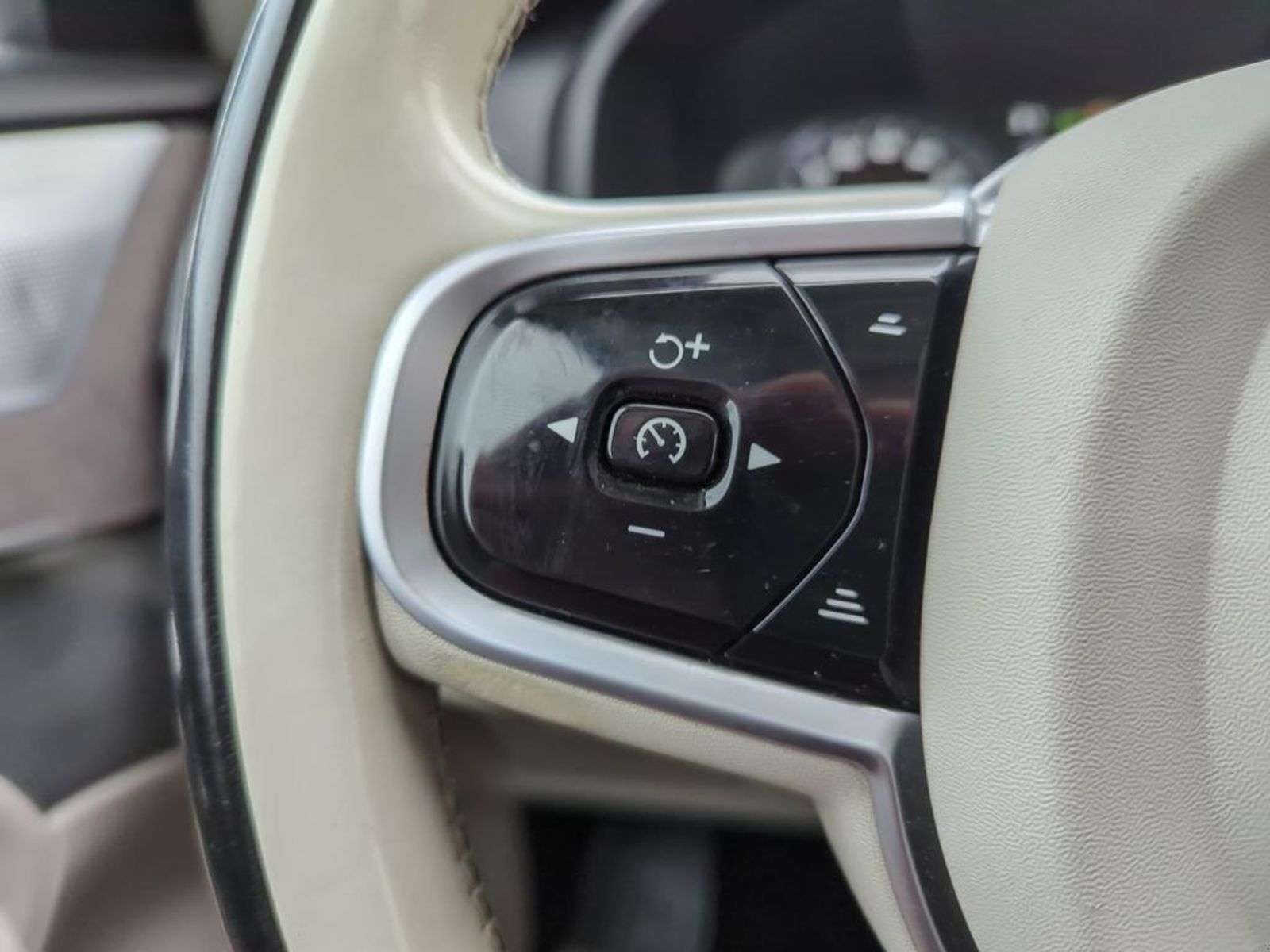 2022 Volvo XC90 T6 INSCRIPTION; LEATHER, PANORAMIC SUNROOF, HUD, N thumb 16