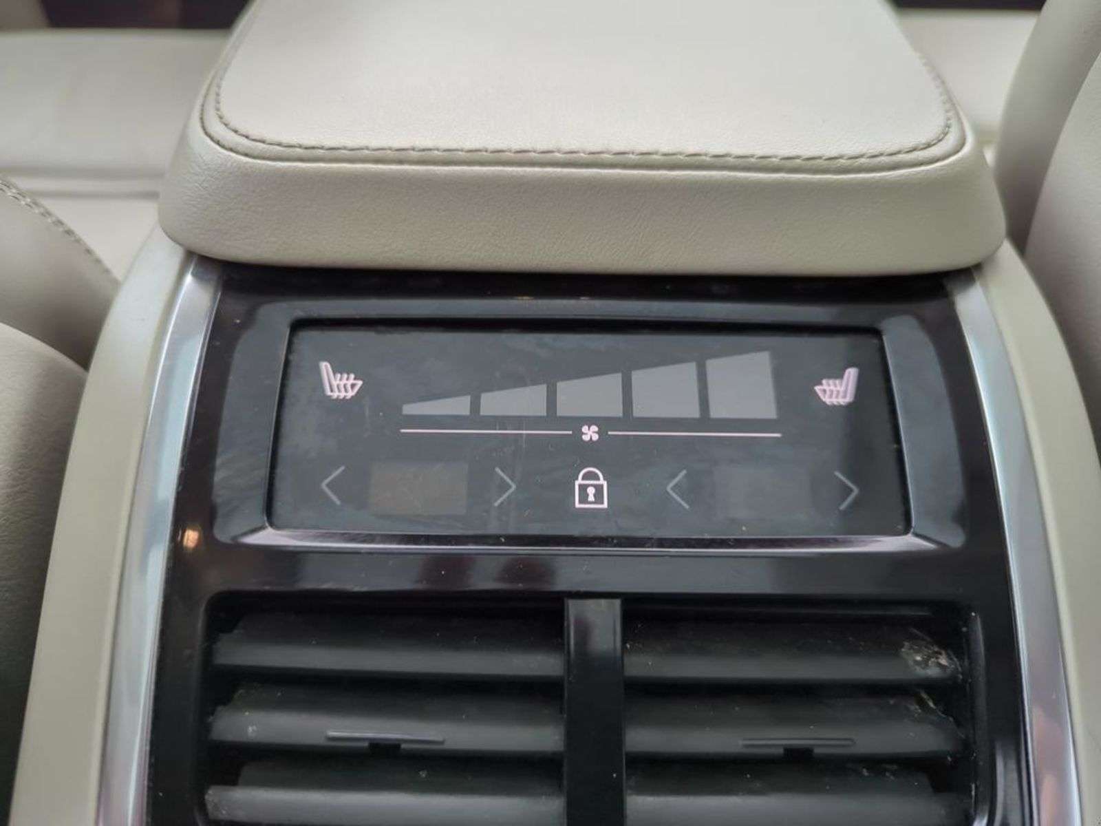 2022 Volvo XC90 T6 INSCRIPTION; LEATHER, PANORAMIC SUNROOF, HUD, N thumb 28