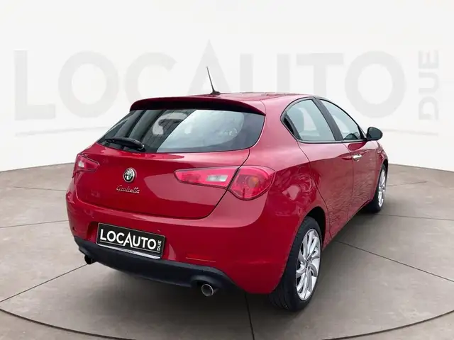 Alfa Romeo Giulietta view 3