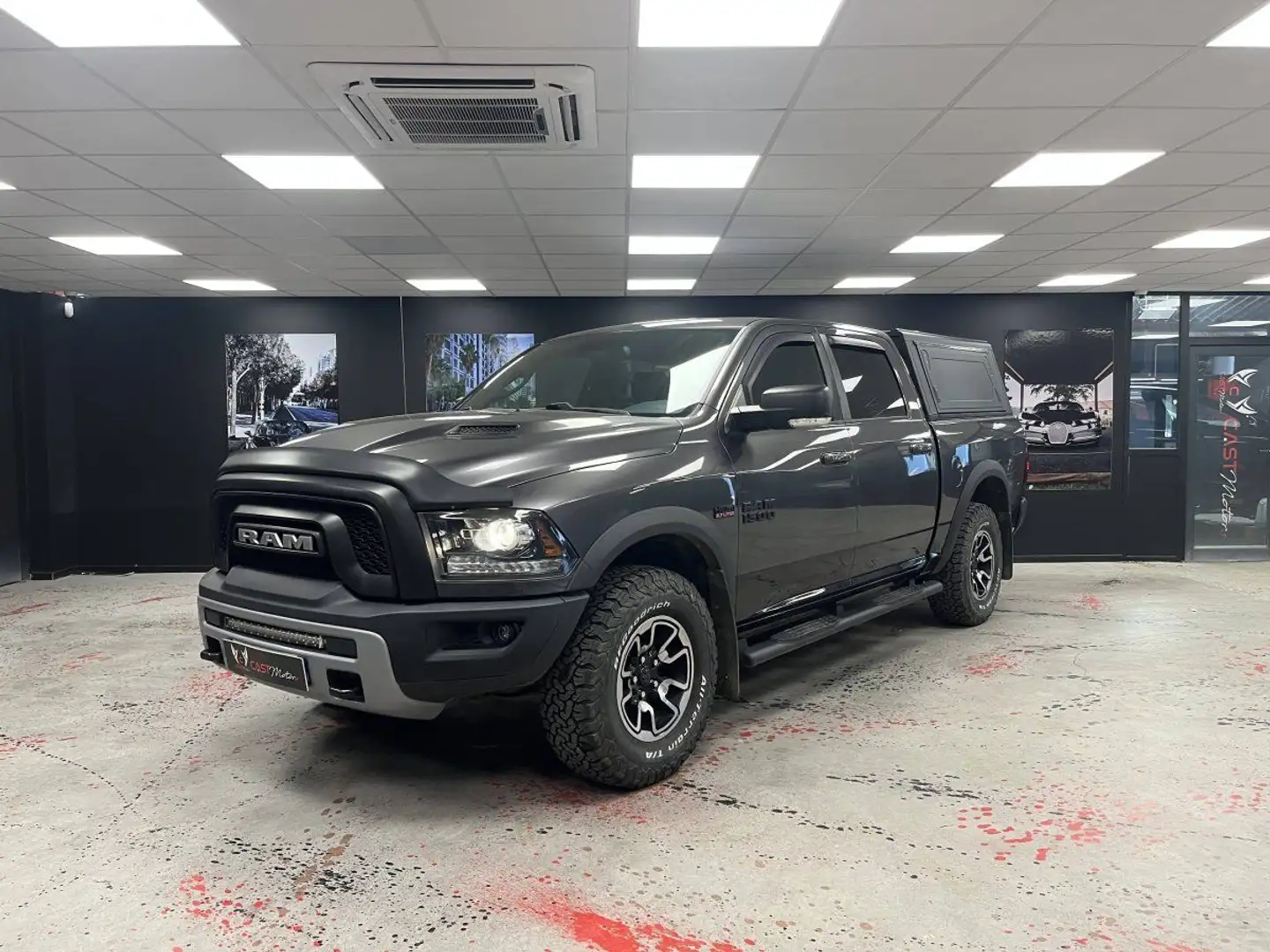 Dodge RAM REBEL Gris - 1