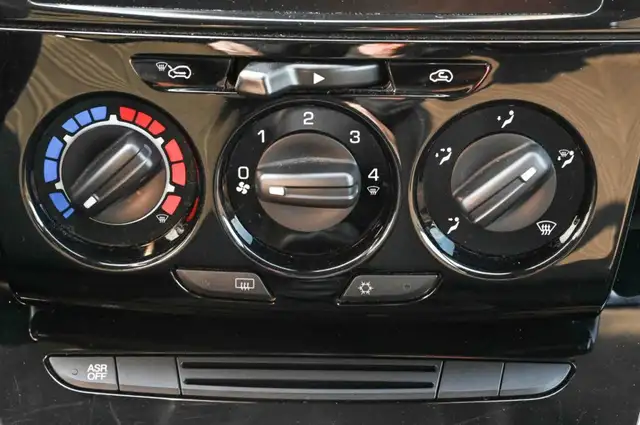 Lancia Ypsilon view 14