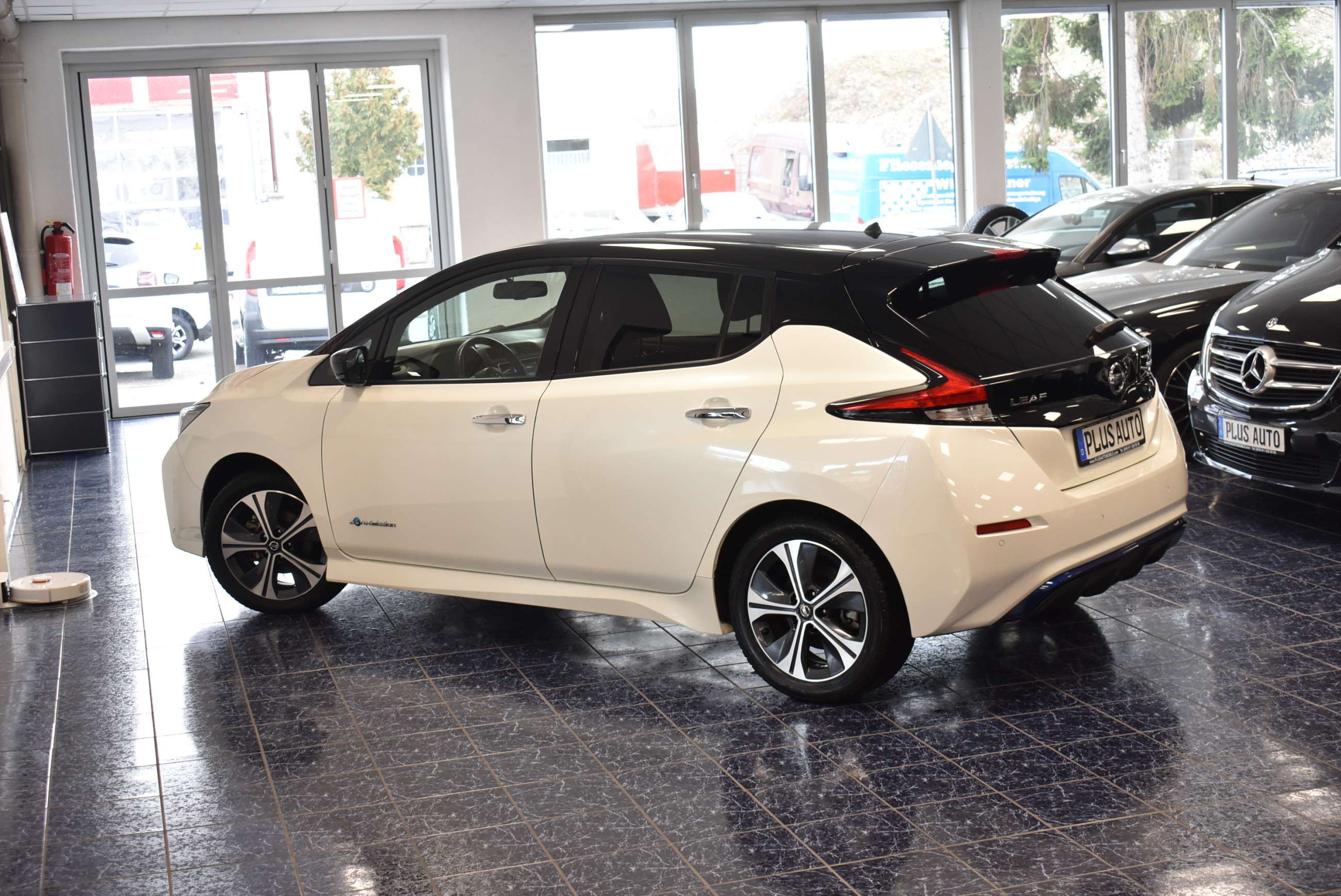 Second hand Nissan Leaf 