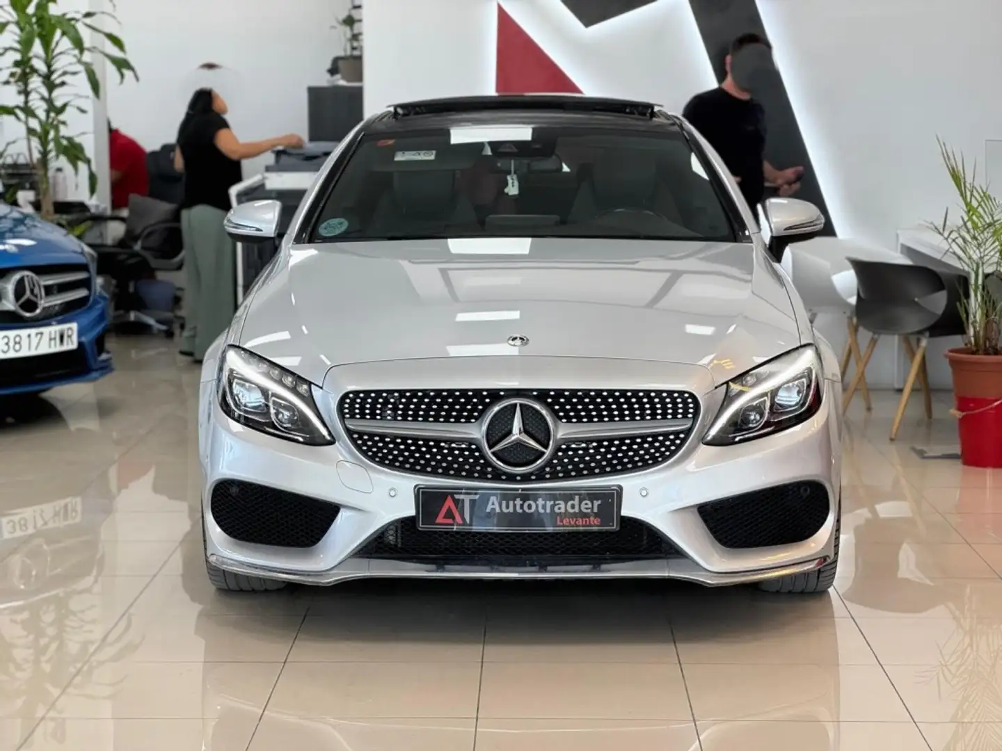 Mercedes-Benz C 220 Coupé 220d 4Matic 9G-Tronic Plateado - 2