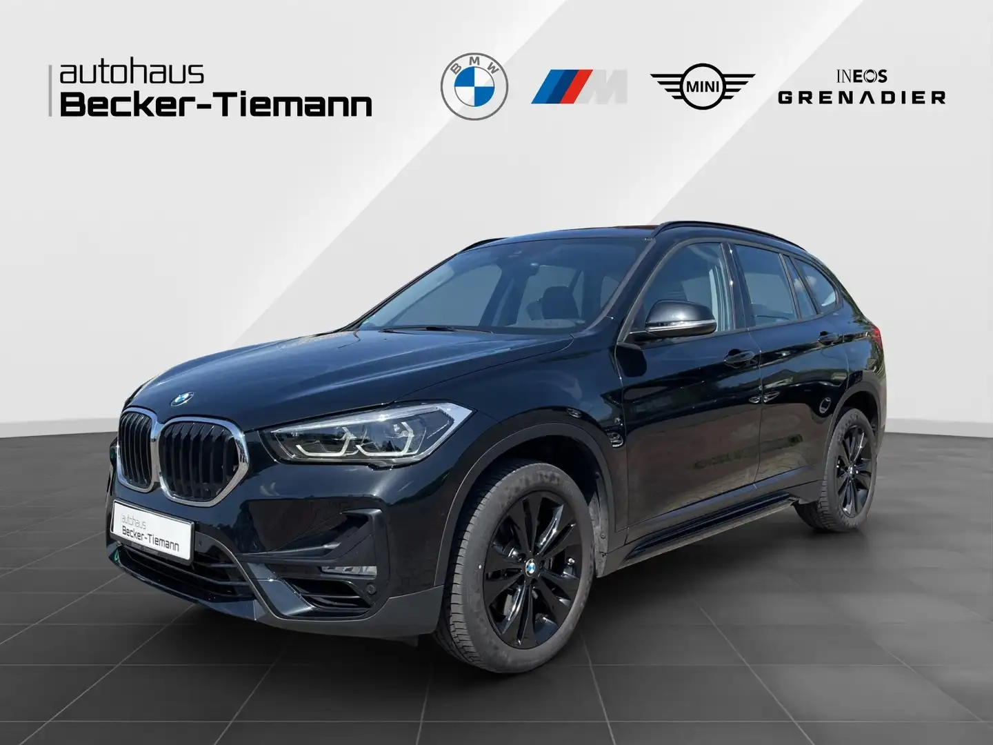BMW X1 sDrive20i Sport Line | LED | AHK | Navi | PDC etc. Schwarz - 1