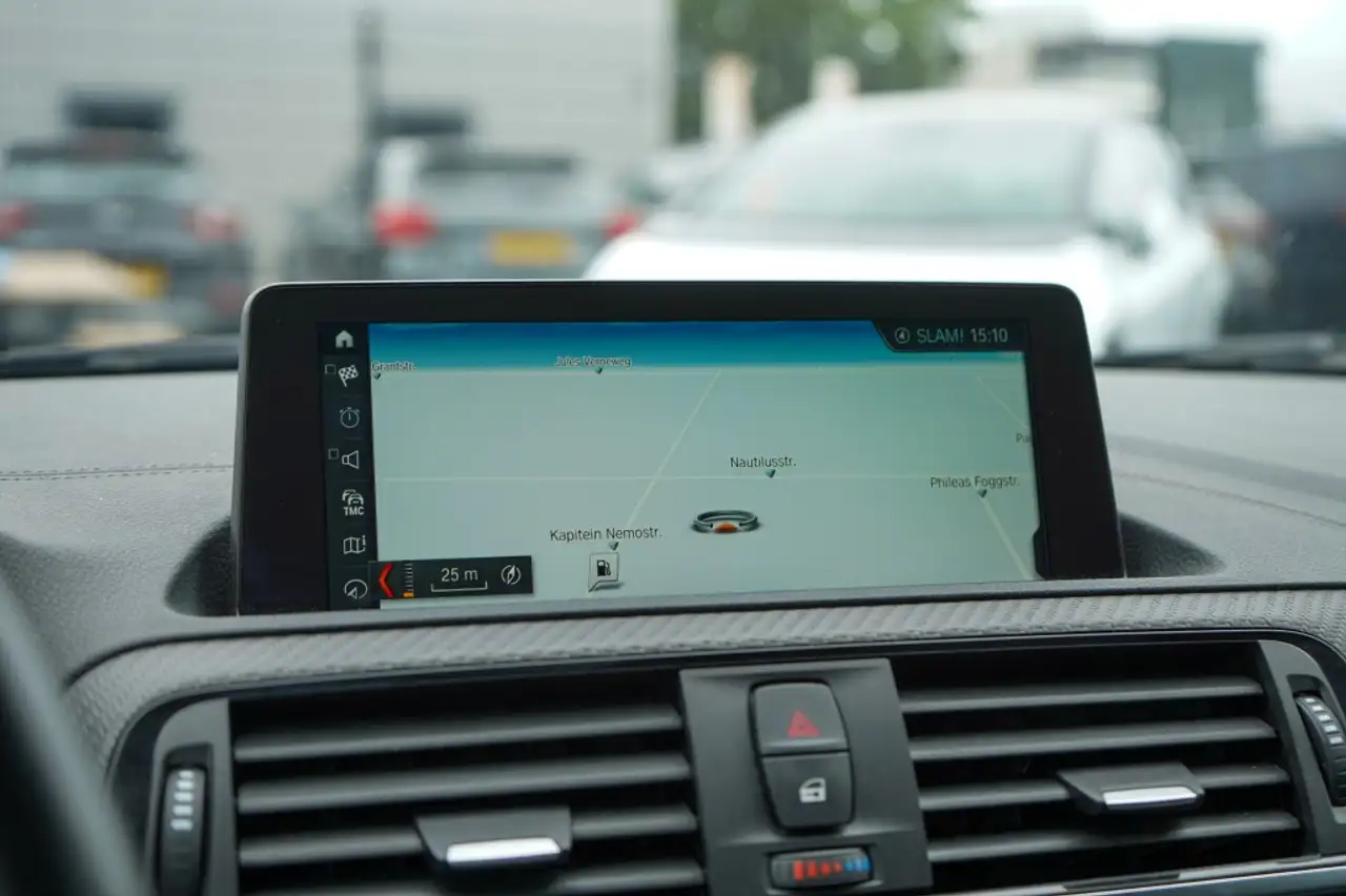 BMW M2 COUPÉ DCT 370CH - BVA - CAMÉRA D'AIDE AU STATIONNEMENT - SELLERIE CUIR - CARBON - H&K - CARPLAY