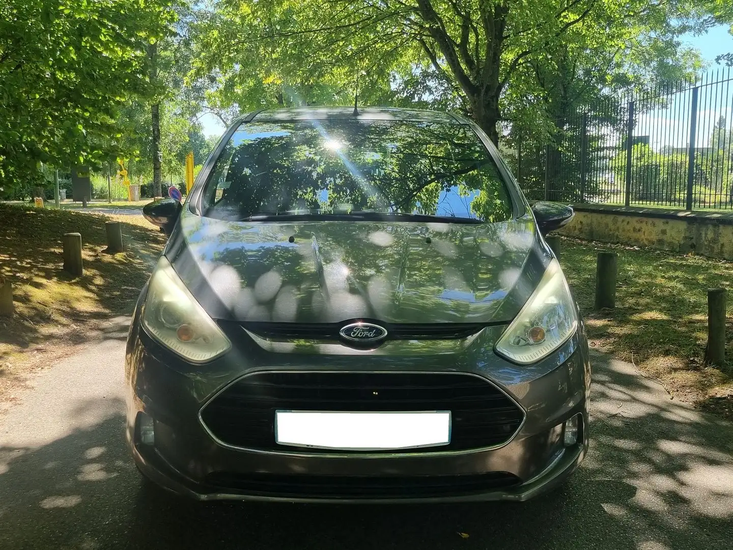 Ford B-Max 1.0 SCTI 125 ECOBOOST STOP\u0026START TITANIUM Gris - 2