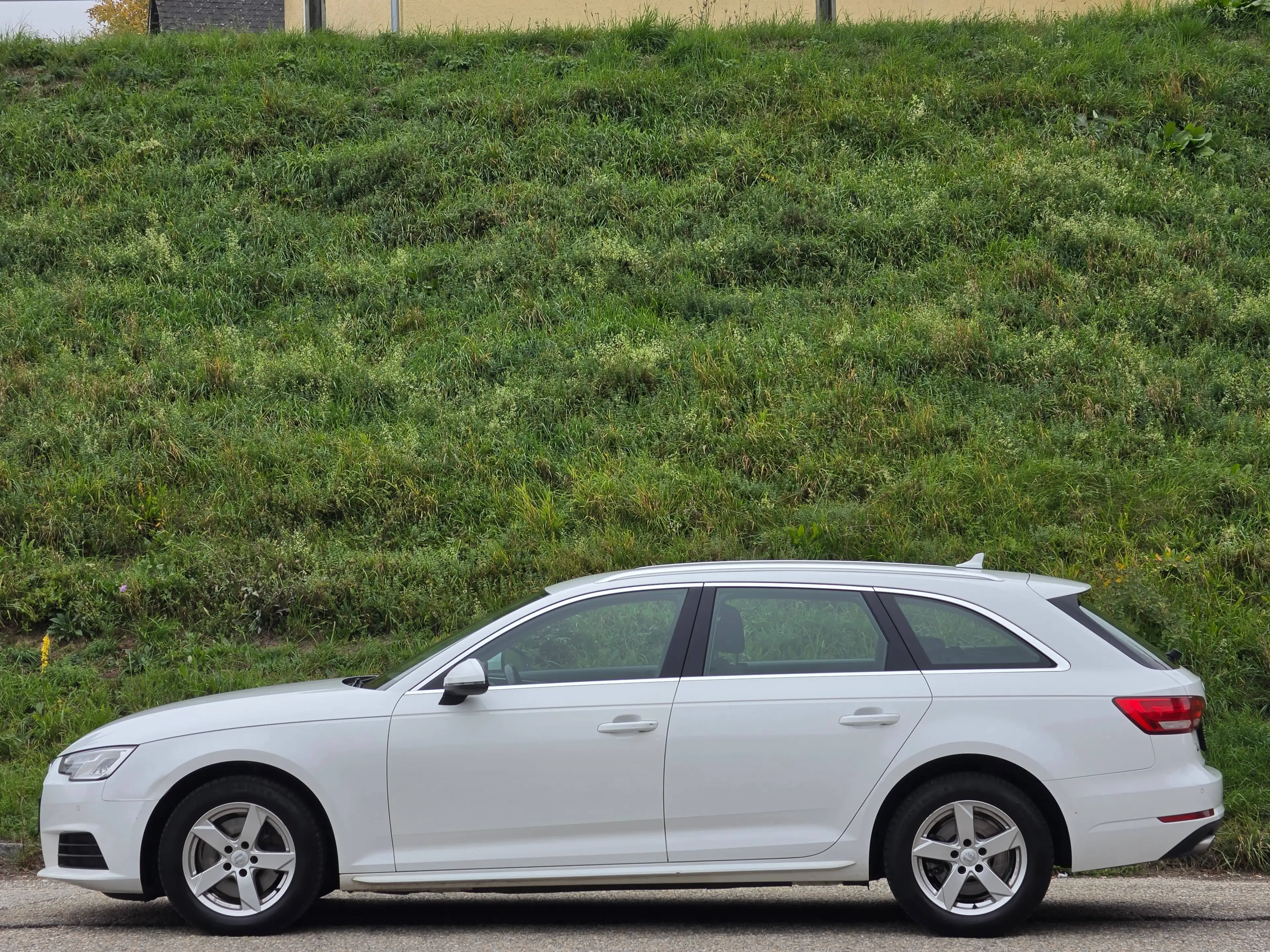 Audi A4 Avant* Navi* Tempomat* Xenon* — photo 5