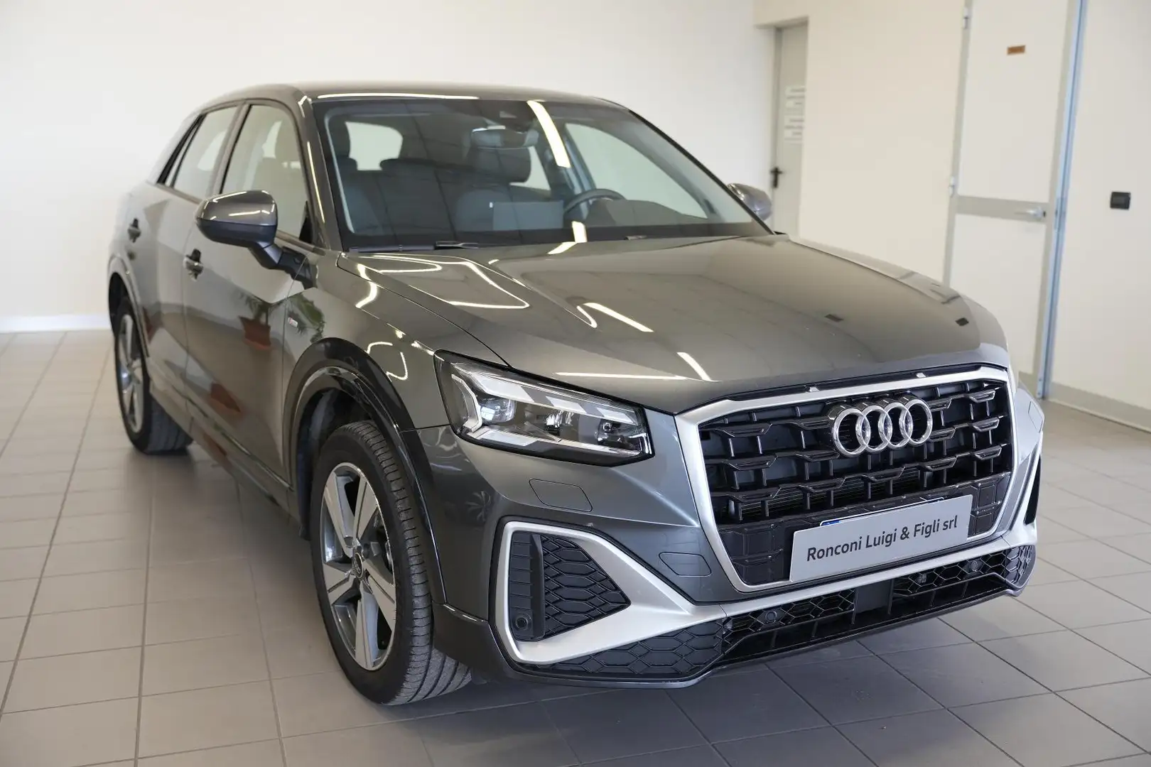 Audi Q2 30 2.0 tdi S line edition s-tronic Gris - 2