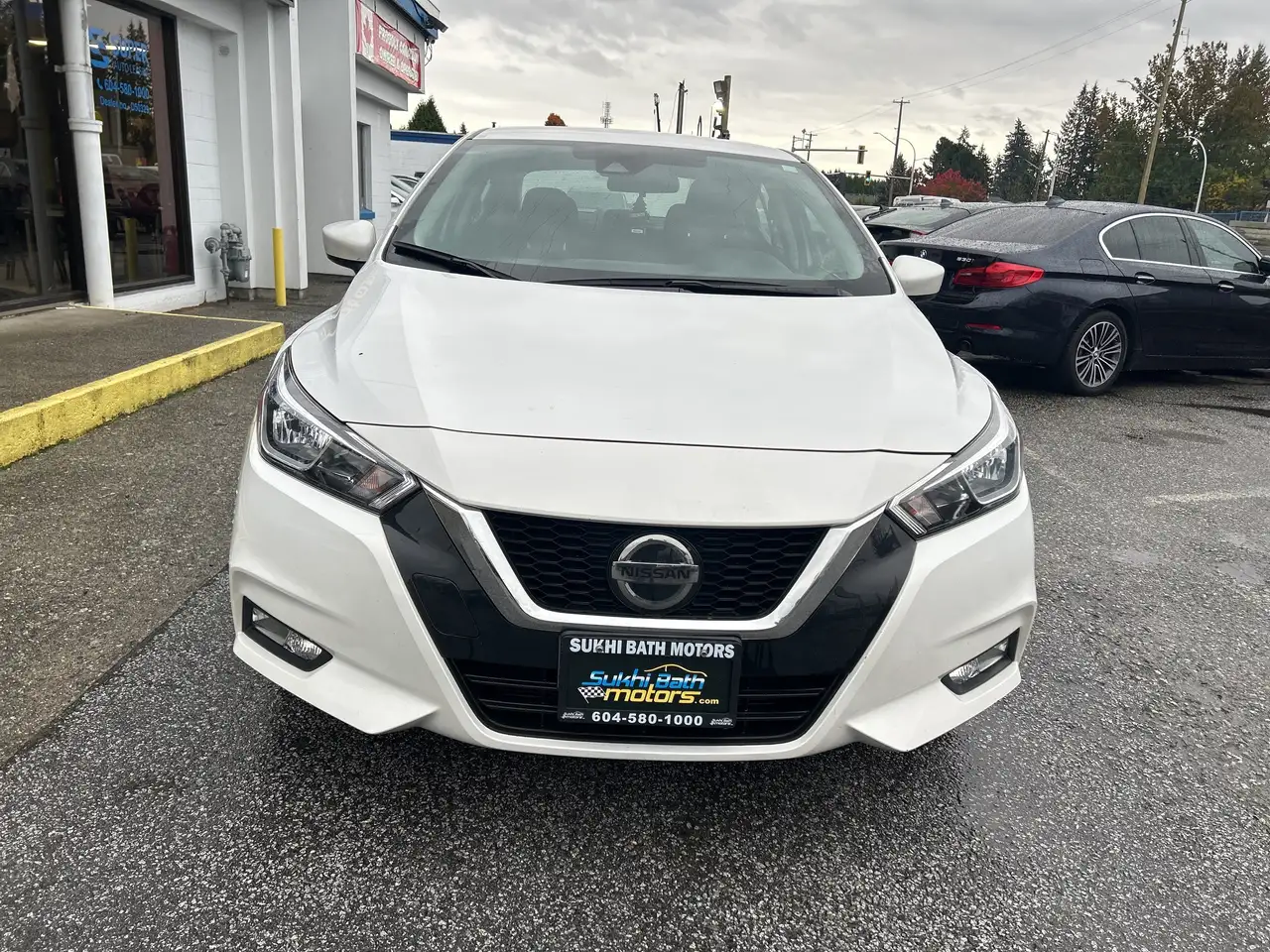 Nissan Versa снимка Nissan Versa