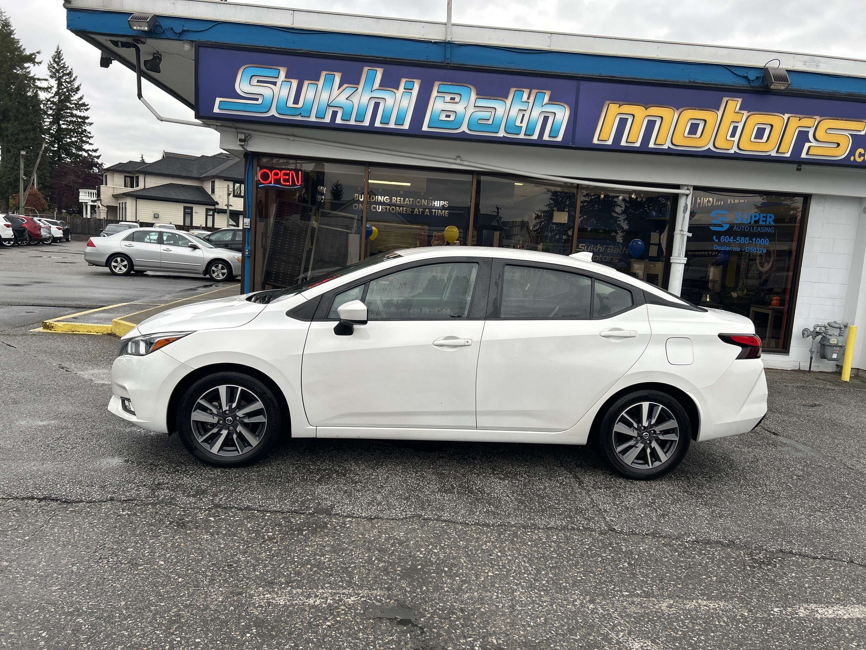 2022 Nissan Versa SV + HEATED SEATS + SATELLITE RADIO + ANDROID AUTO — снимка 1