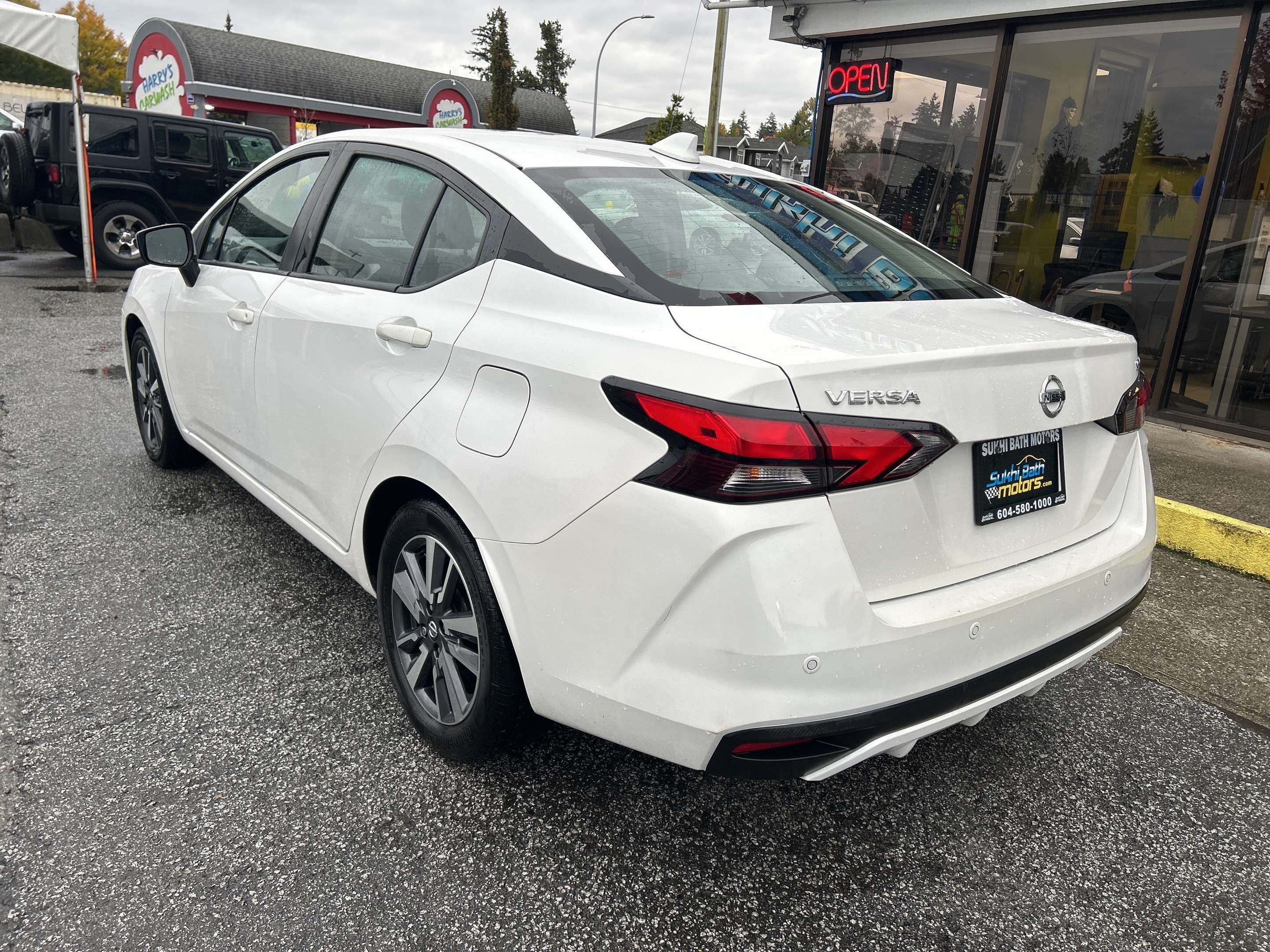 2022 Nissan Versa SV + HEATED SEATS + SATELLITE RADIO + ANDROID AUTO — снимка 1
