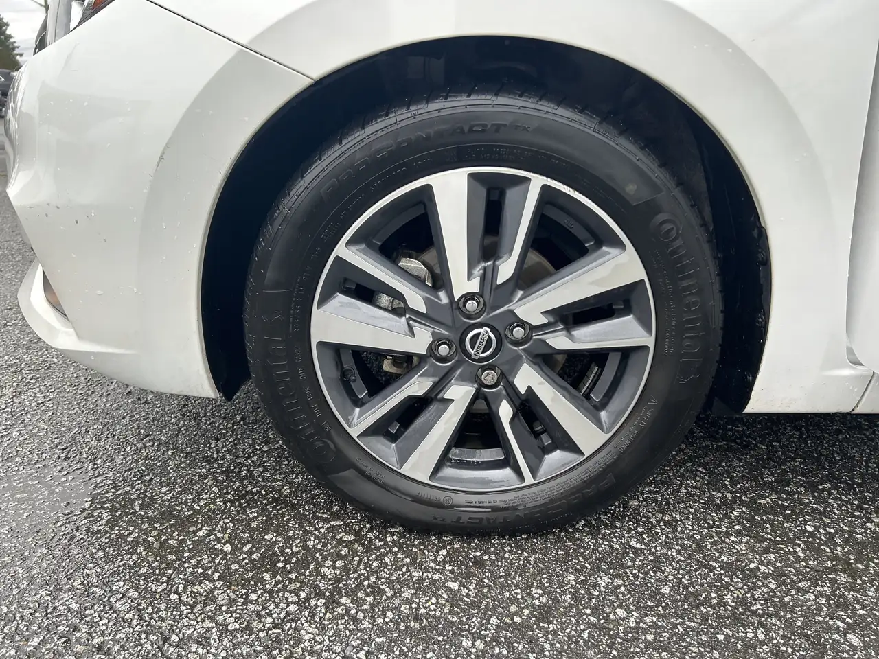 Nissan Versa снимка Nissan Versa