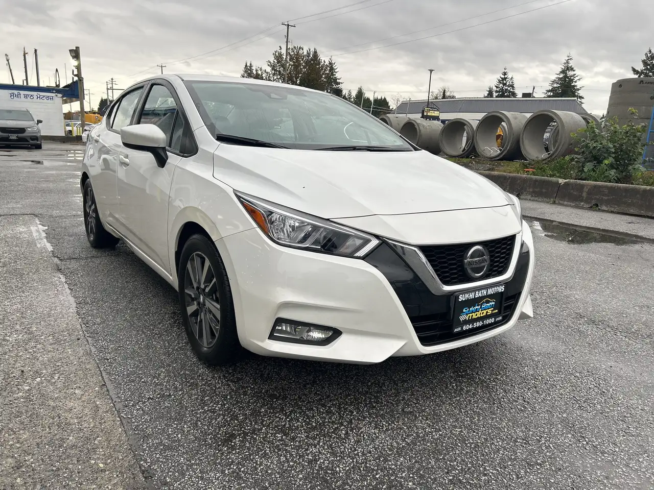 Nissan Versa снимка Nissan Versa