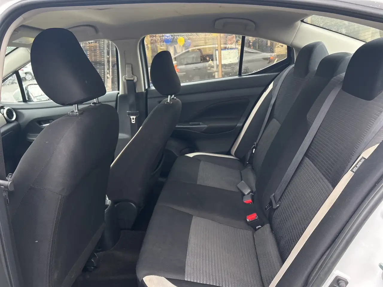 Nissan Versa снимка Nissan Versa