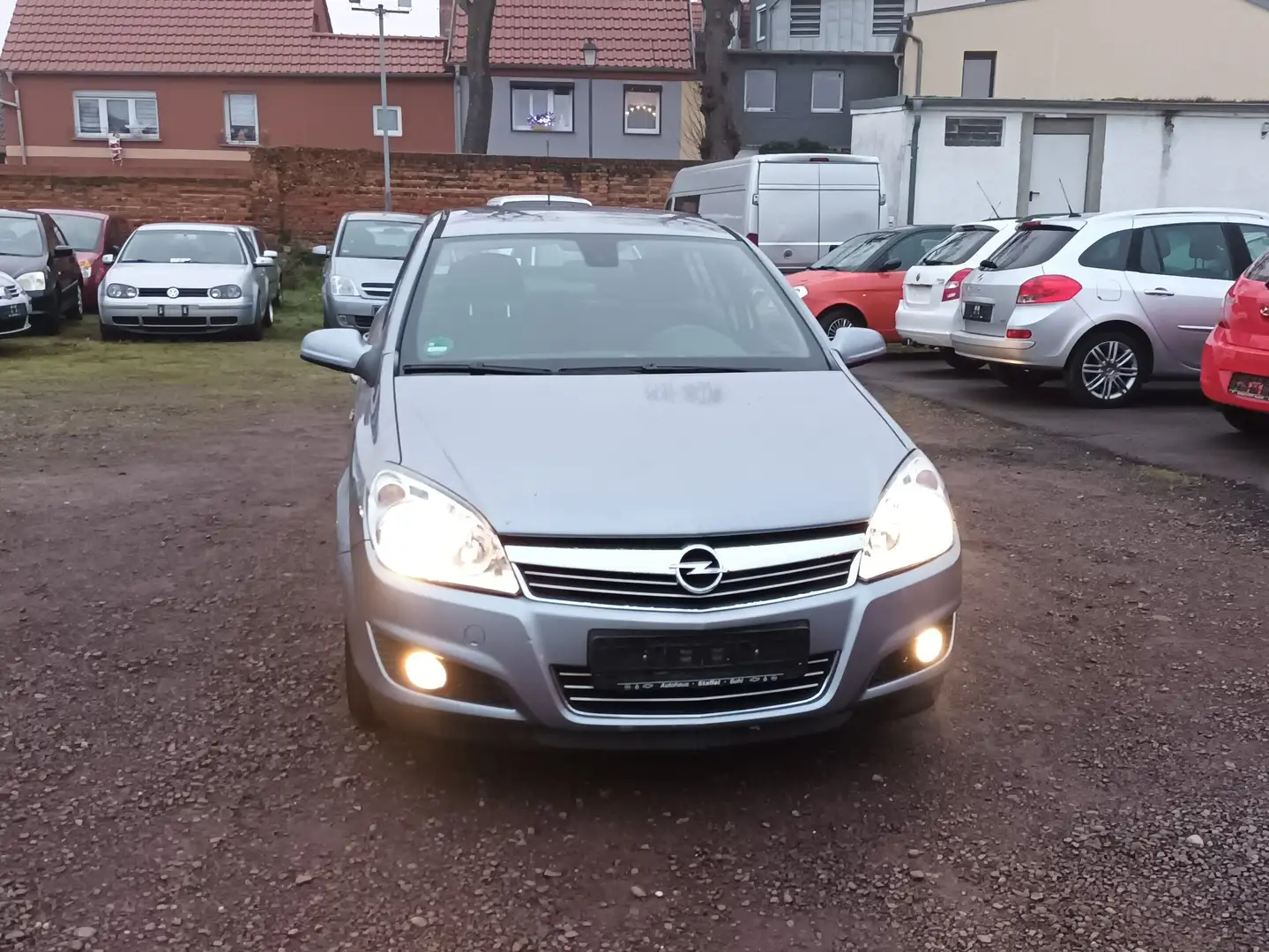 Opel Astra 1.6 Edition Grau - 2