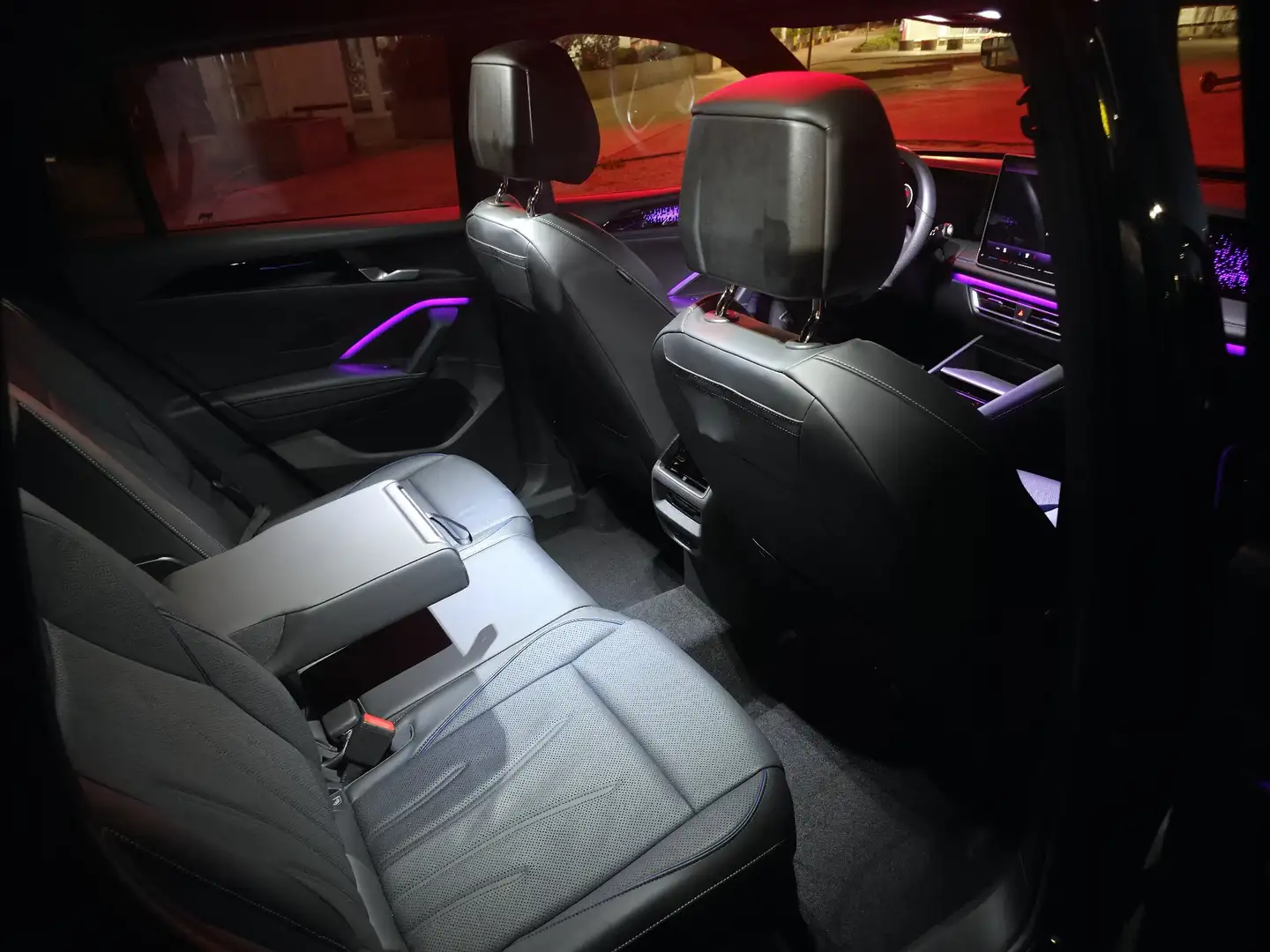 Volkswagen Tiguan Tiguan R-Line Business Premium1.5 TSI eHybrid 130 Noir - 2