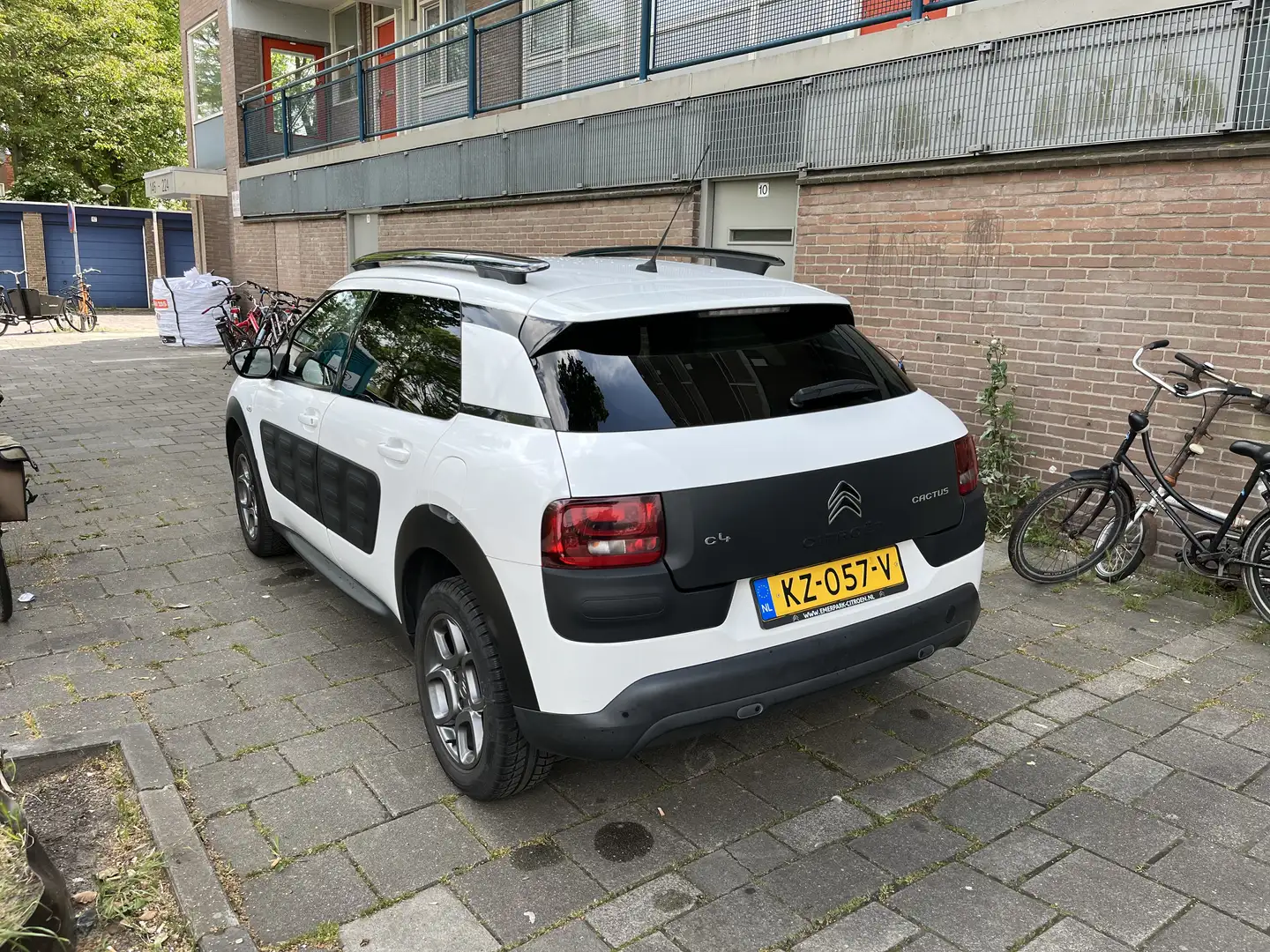 Citroen C4 Cactus 1.2 PureTech Shine Wit - 2
