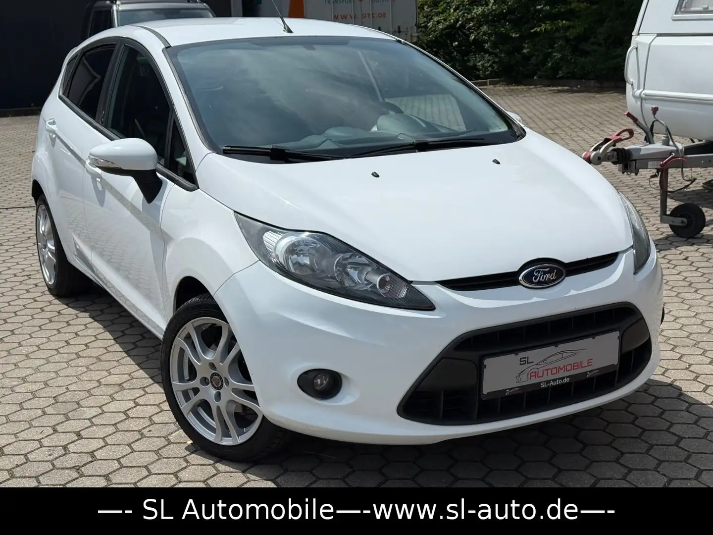 Ford Fiesta Champions Edition Weiß - 1