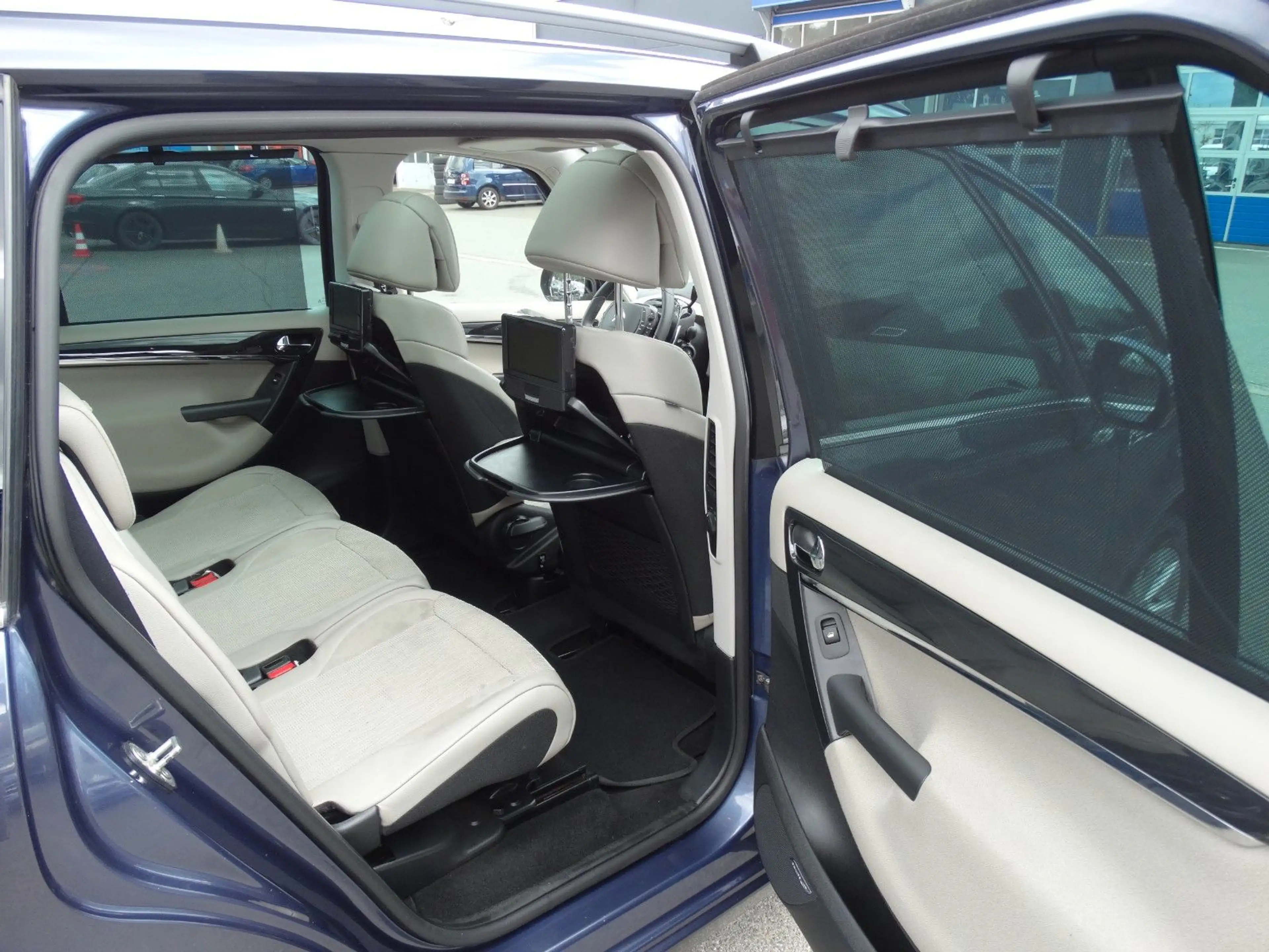 Citroen Grand C4 Picasso *2.0Hdi-150Ps*7Sitze*Pano*AHK*SZ — photo 12